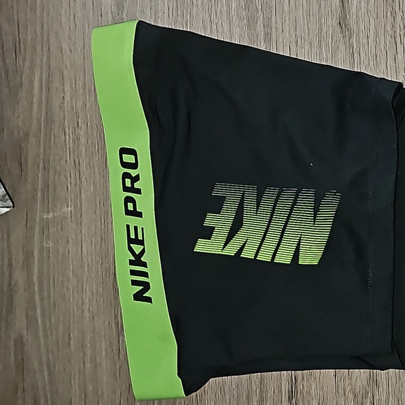 Nike Pros - Picture 4 of 4